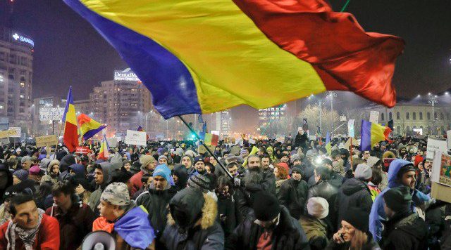 Rumani protesta.jpg