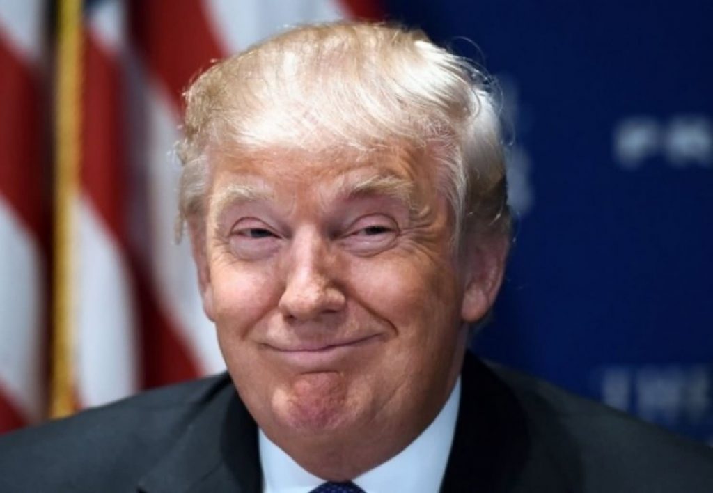Very-Funny-Smiling-Donald-Trump-Picture.jpg