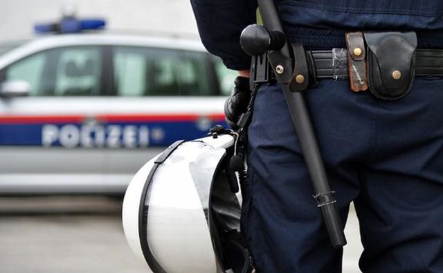 U kap me 15 kg kanabis në makinë, arrestohet 19-vjeçari shqiptar në Austri