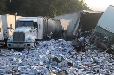 kamioni në autostradë në Florida