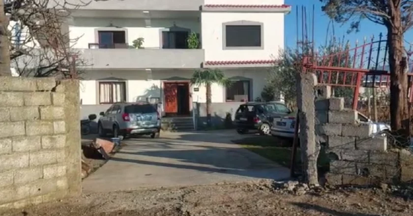 Lëndë plasëse në banesën e shefit të Krimeve në Policinë e Shkodrës, dëmtohet shtëpia dhe makina