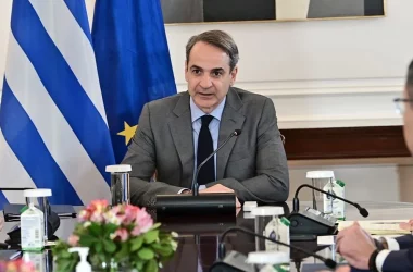 Greqi Në prill paga minimale shkon 780 €, MITSO