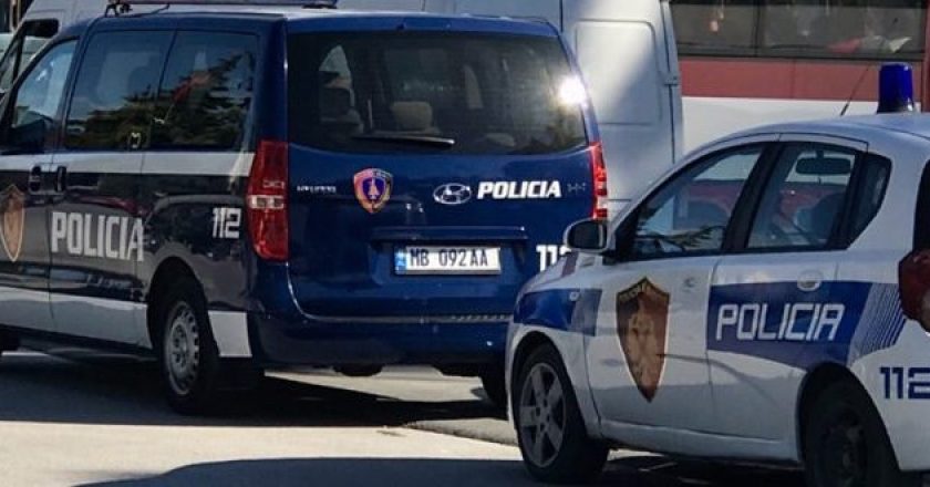 Qarkullonte me armë me vete, arrestohet një person në Durrës (Emri)