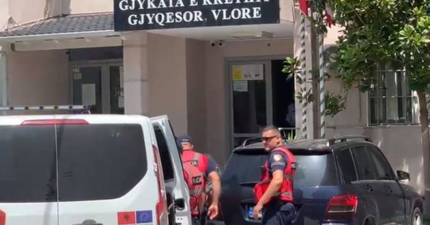 Sherr me policinë pas vdekjes së të afërmit në spitalin e Vlorës, gjykata lë në burg Brikel Alikajn