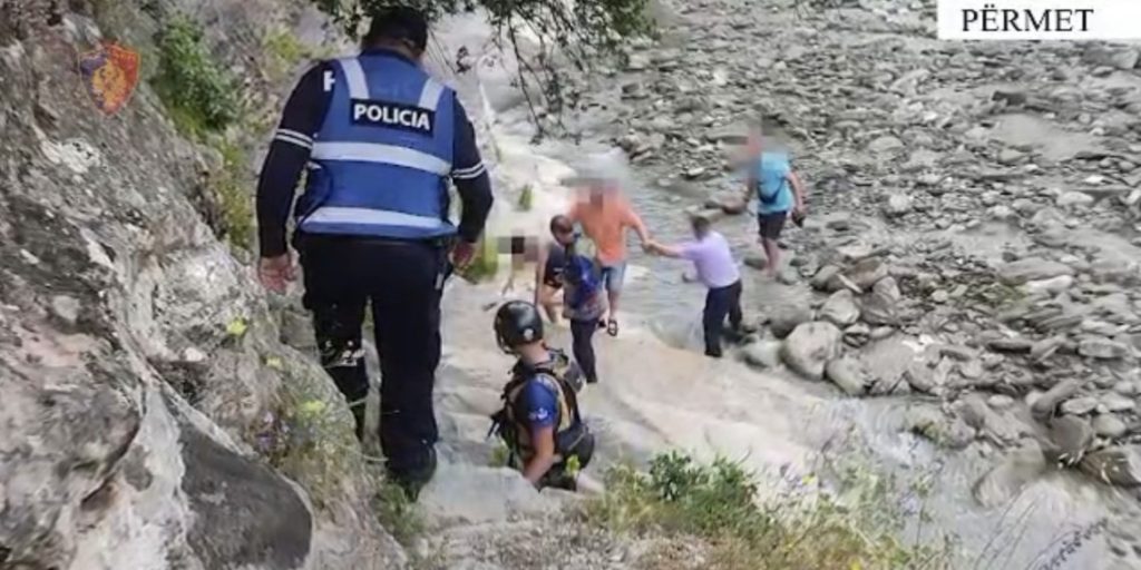 Përmet, policia shpëton 7 turistët e bllokuar në kanionin e Langaricës