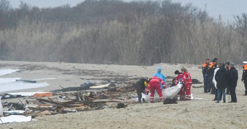 Tragjedi në Greqi, rritet numri i viktimave nga fundosja e varkës me emigrantë