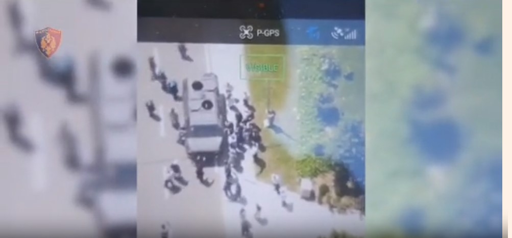 Dalin pamjet, momenti i ndërhyrjes së Policisë së Shtetit në kampin e MEK (VIDEO)