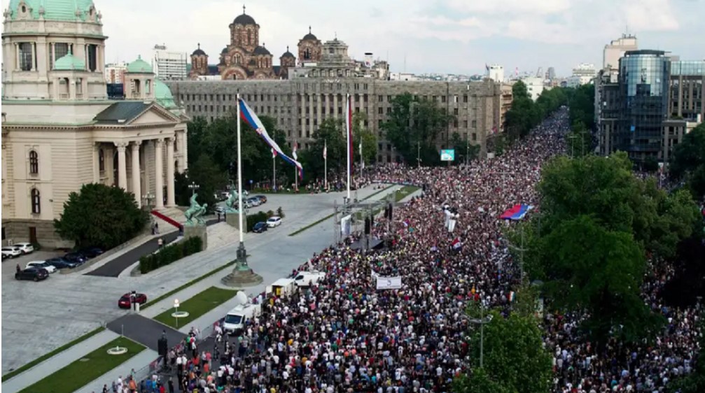 Zgjerohen protestat në Serbi, efekti dhe pasojat e tyre