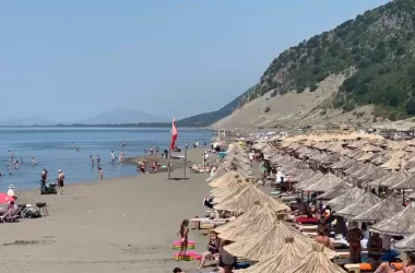 Pushuesi nga Kosova rrezikon të mbytet në plazhin e Shëngjinit