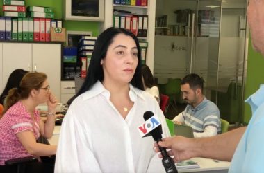 5 familje dhe 27 individë zotërojnë mediat kryesore televizive në Shqipëri (VIDEO)