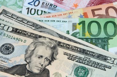 Euro bie poshtë 104 lekëve, Dollari drejt 90 lekëve. Edhe Paundi në nivelin më të ulët historik