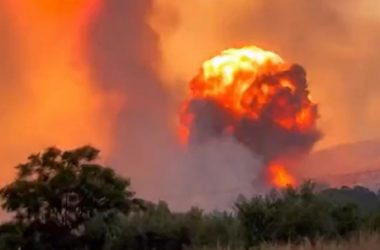 "Gërdeci" i Greqisë, shihni shpërthimin në depon e municioneve (VIDEO)