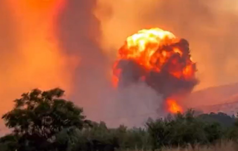 "Gërdeci" i Greqisë, shihni shpërthimin në depon e municioneve (VIDEO)