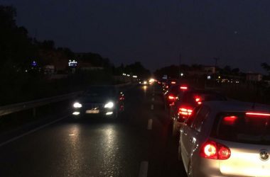 Trafik i rënduar në aksin Thumanë-Fushë Krujë, bllokohet rruga