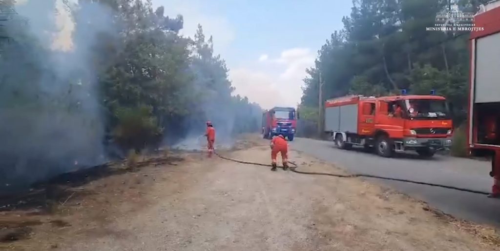 Zjarrfikësit shqiptarë në Greqi, Rama: Maksimalisht të përkushtuar (VIDEO)