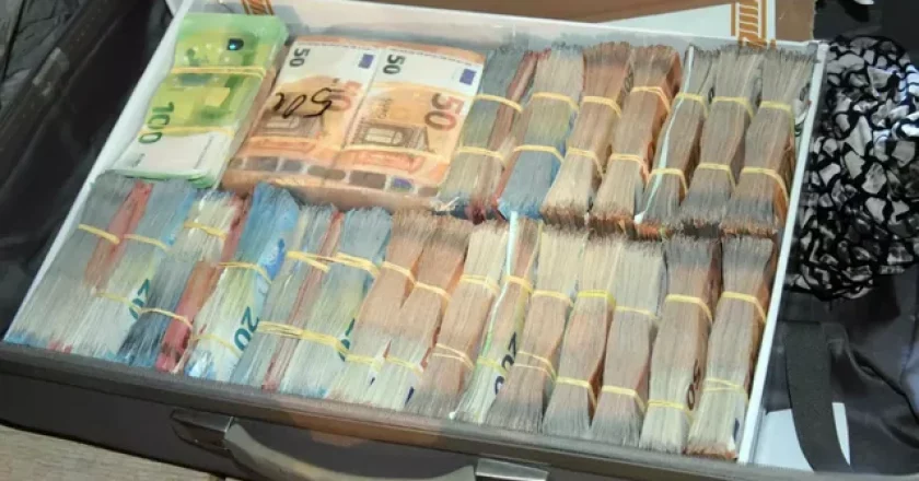 Kapet 2.7 tonë kokainë dhe qindra mijëra euro, goditet karteli ballkanik i drogës (VIDEO)