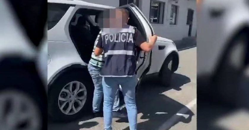 Tiranë, Hiqej si prokuror i SPAK-ut, i mori një shtetase 10 mijë euro, arrestohet 55-vjeçari