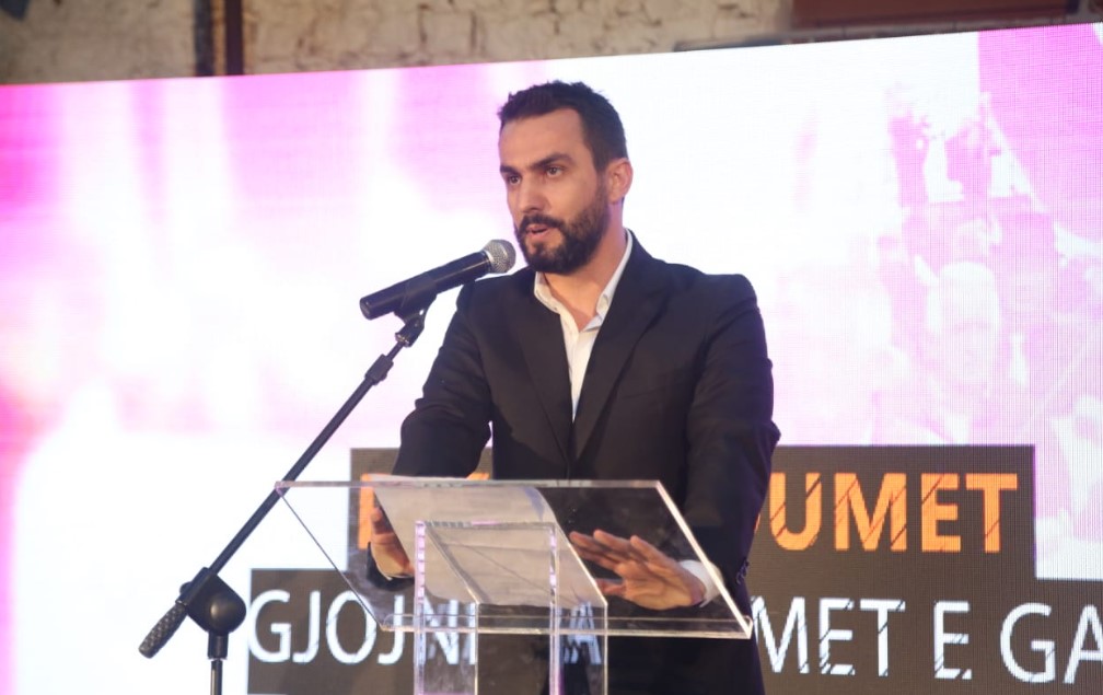 "Shqipëria Bëhet", Adriatik Lapaj prezanton lëvizjen e re politike
