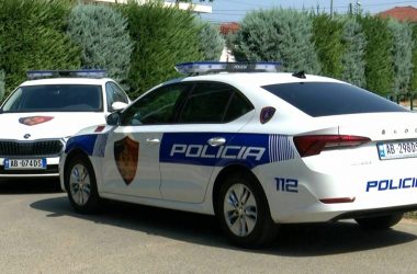 Tentoi të vidhte një makinë, arrestohet 49-vjeçari në Durrës