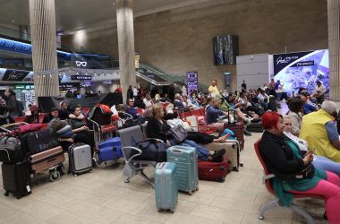 Lufta, kompanitë ajrore anulojnë fluturimet për në Tel Aviv