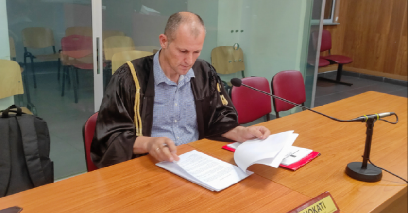 Mbërrin në gjykatë avokati i caktuar Berishës nga shteti