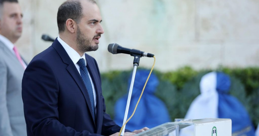 Zv.ministri i Jashtëm grek në Këlcyrë: Beleri të betohet dhe të marrë detyrën
