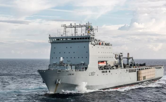 Lufta në Izrael, Britania dërgon në Mesdhe dy anije të flotës mbretërore