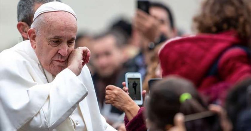 Papa lajmëron se është në gjendje jo të mirë shëndetësore