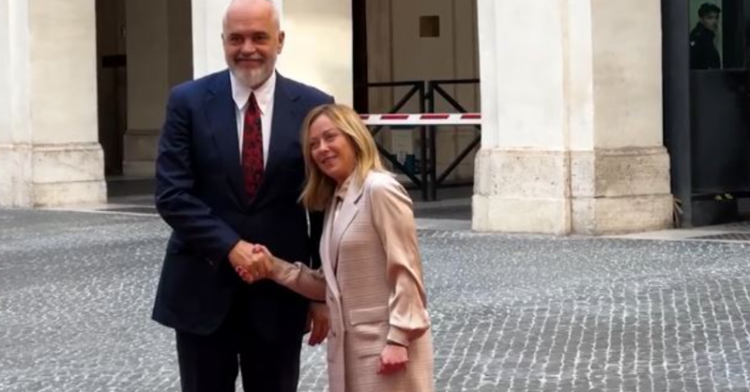 Takimi i parë pas divorcit, Meloni pret Ramën në Itali (VIDEO)