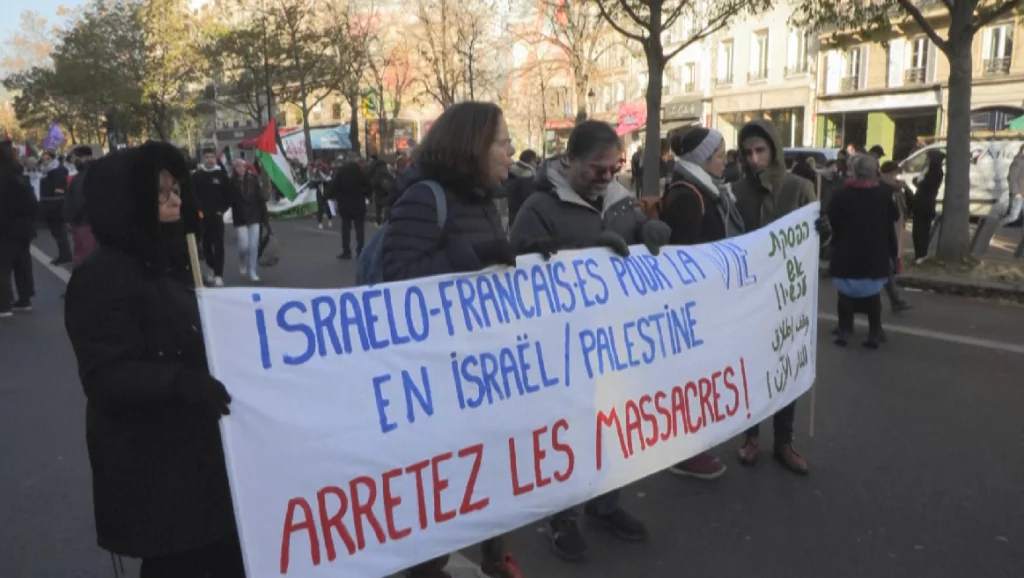 Mijëra njerëz marshojnë në Paris në mbështetje të palestinezëve, kundër luftës në Gaza
