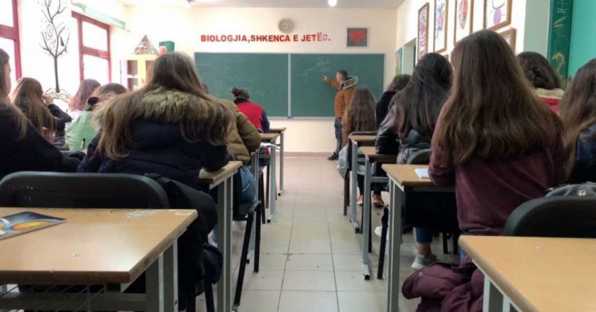 Raporti i PISA: 25% e nxënësve shqiptarë bullizohen, 31 % lënë orët