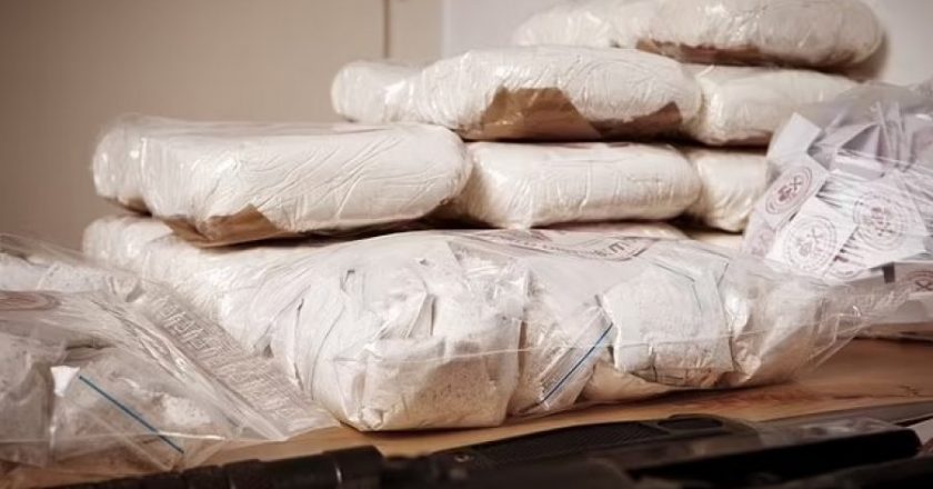 Shqiptarët u kapën me 300 kg kokainë / Daily Mail: Vinte nga Ekuadori