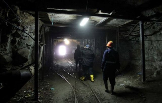 Tavani i galerisë zë nën vete minatorin 52-vjeçar në Bulqizë