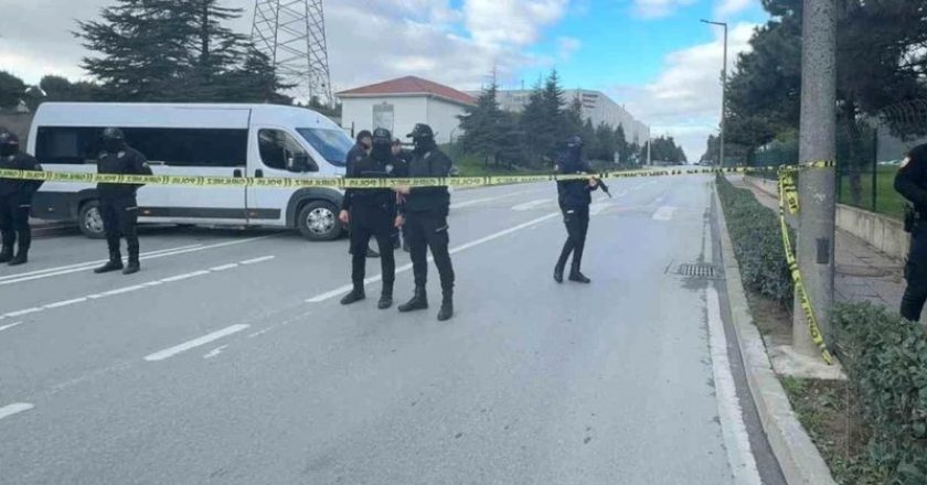 Pengmarrje në Stamboll, një person i armatosur kërcënon me jetë punonjësit në një kompani amerikane