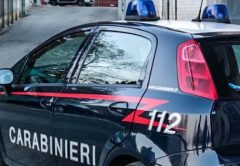 Shqiptari tenton të korruptojë policët italiane, por e pëson edhe më keq