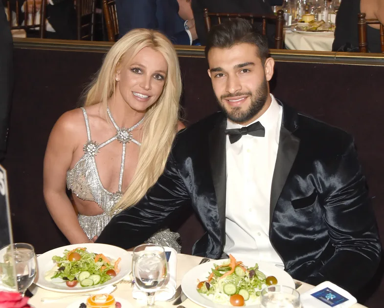 Britney Spears dhe Sam Asghari divorcohen zyrtarisht