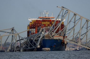 Anija e mallrave pësoi avari elektrike para se të përplasej me urën në Baltimorë