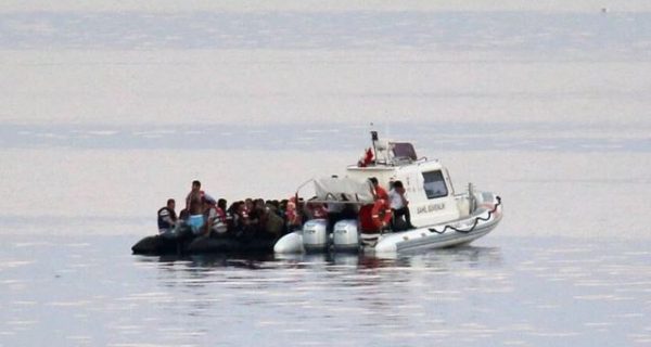 Shmanget tragjedia, shpëtohen rreth 80 emigrantë që po kalonin Kanalin Anglez me gomone