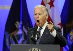 Presidenti Joe Biden ka mohuar thashethemet që qarkullojnë ditët e fundit për një tërheqje të mundshme. Në një deklaratë, Biden ka thënë se mezi pret të kthehet në fushatë javën e ardhshme. Ai u la të reflektonte alternativat gjatë fundjavës