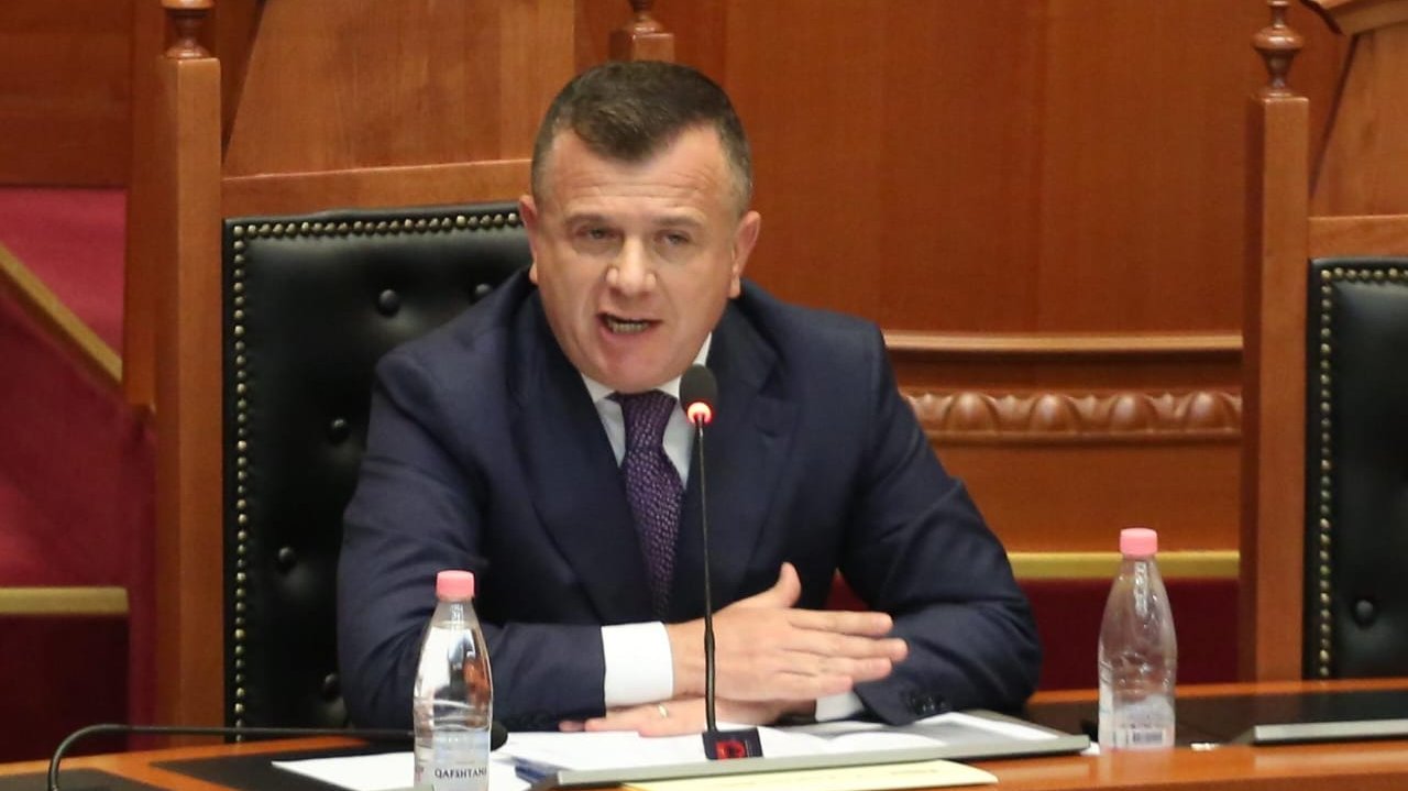Ministri i Brendshëm, Taulant Balla duke mbrojtur shefin e SPAK, Altin Dumanin nga opozita